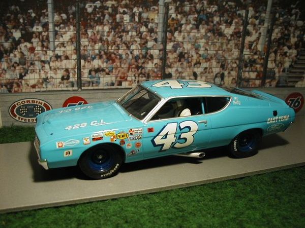 Ford Torino Richard Petty 1/32 Carrera Evo